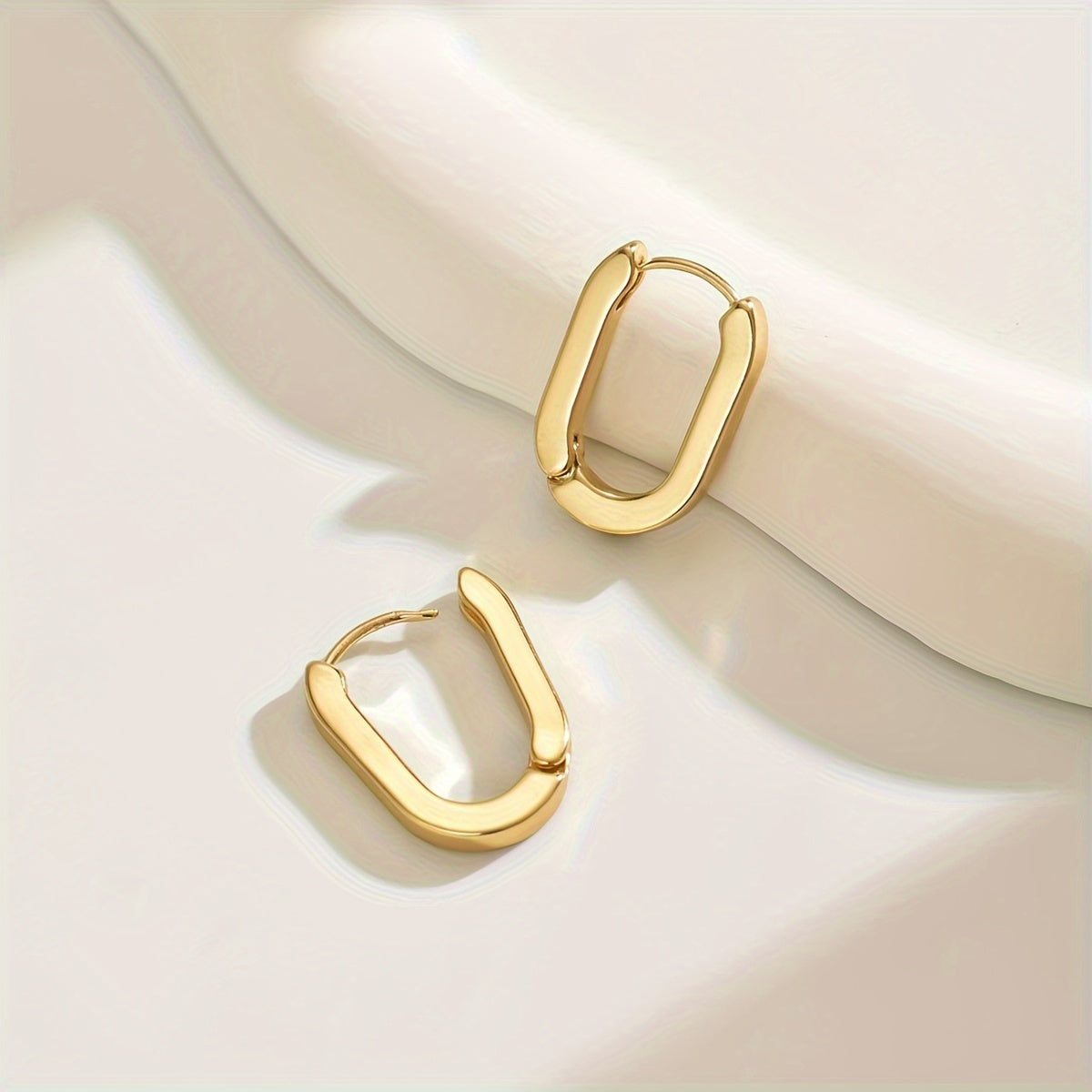 Salomé - Boucles d'oreilles géométriques élégantes