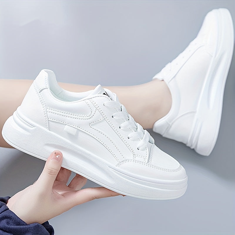 Sneakers blanches chic au confort léger