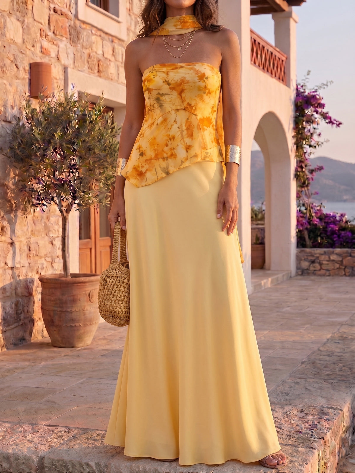 Robe longue fleurie Amelia à encolure bustier