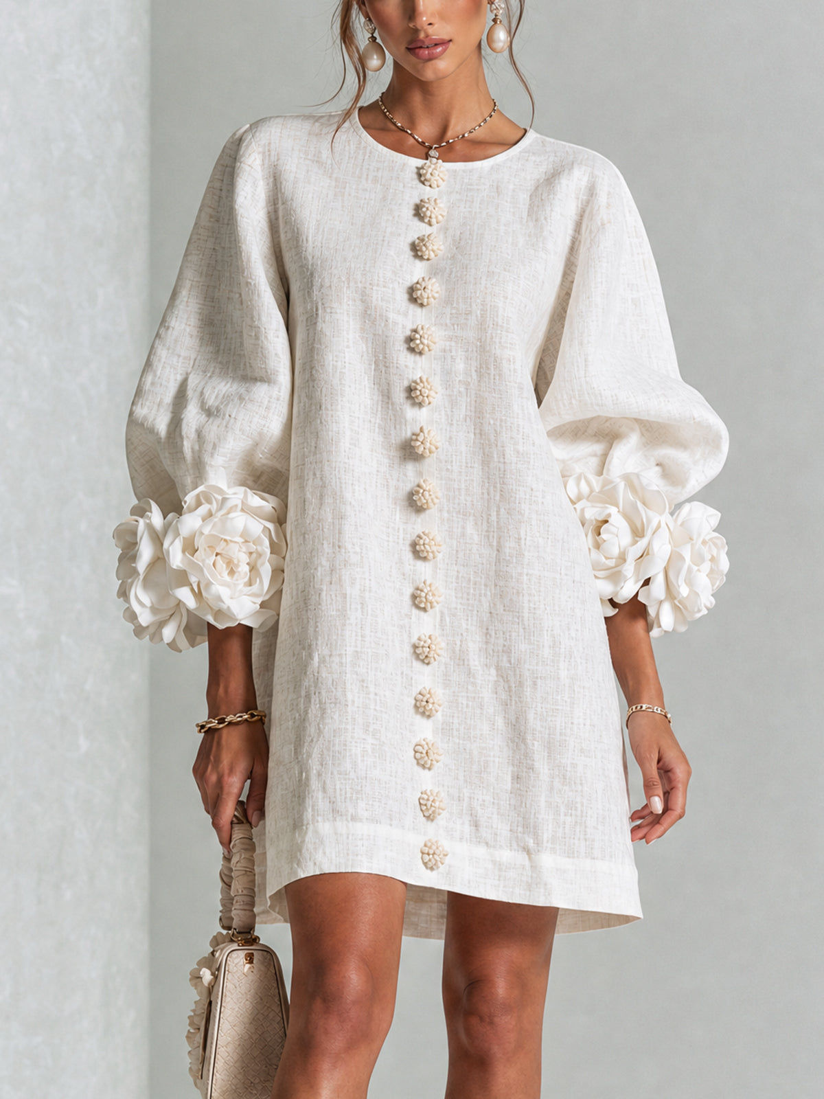 Chiara - Vestido mini de lino con rosas