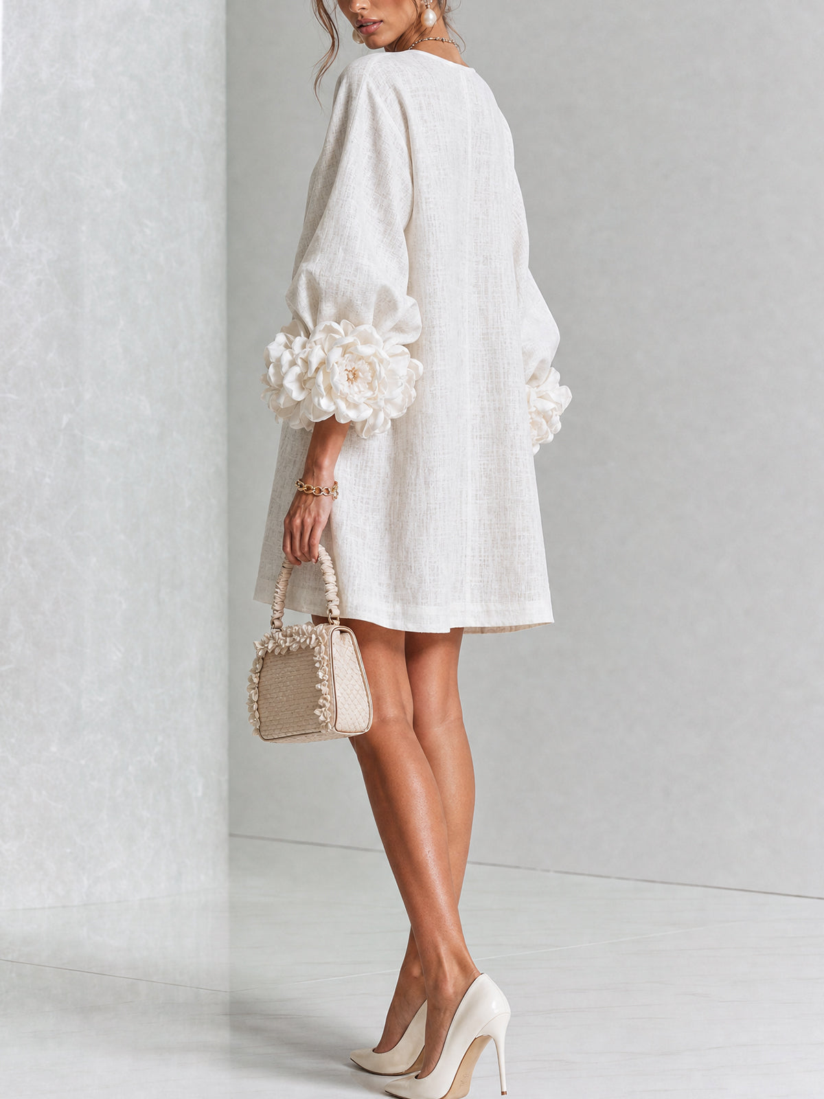 Chiara - Vestido mini de lino con rosas