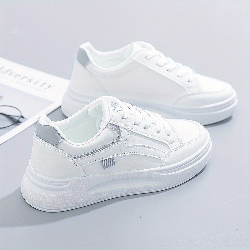 Sneakers blanches chic au confort léger