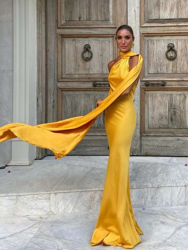 Robe longue asymétrique en satin Vittoria